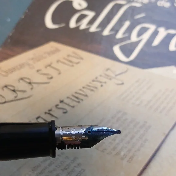 Used Sheaffer Calligraphy Pen Set - Picture 8 of 14